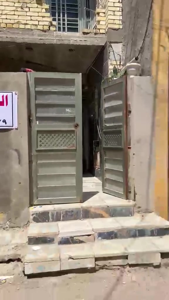 دار البيع في حي طارق 100 طابغين ثاني باب عن شارع الوصط اسعر خاص اتصل ودلل ***********
