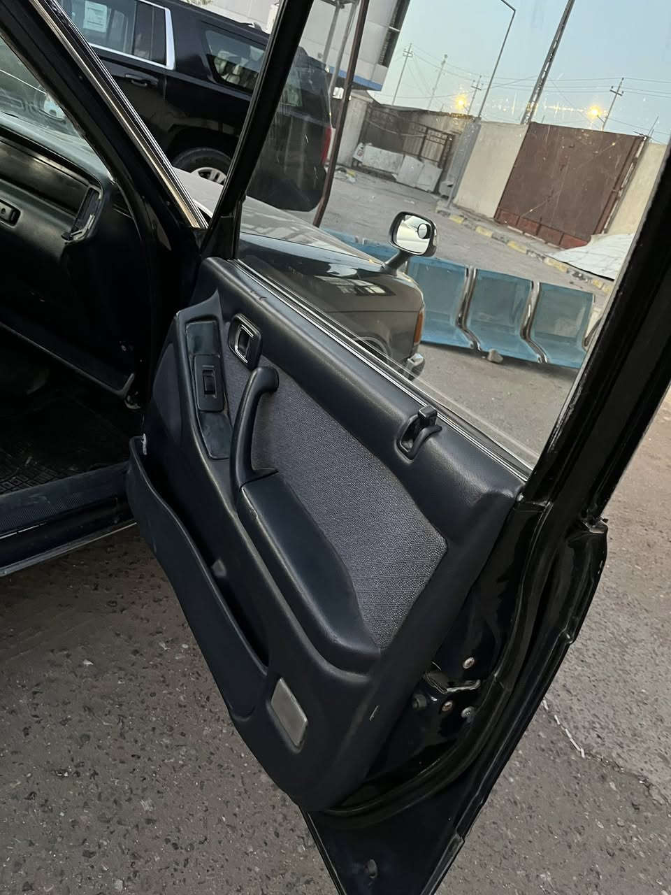 سياره ارنب كلاسيكي سياره حلوه وجاهزه من كلشي وتبريد شغال محرك ون جي ناعم 6سلندر
فقط للبيع مكان السياره بصرة 
***********
