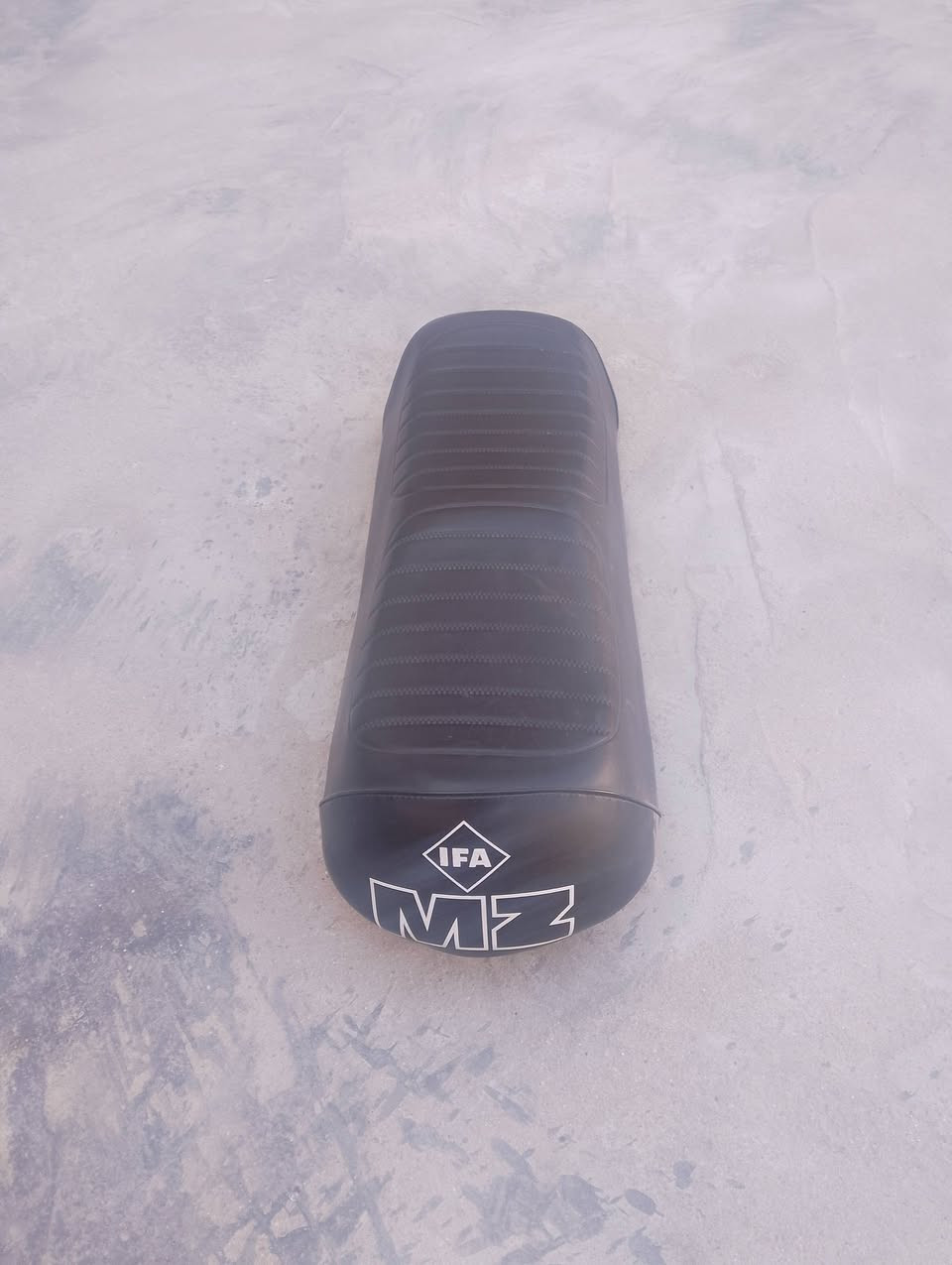 من رخصت مدير الكروب المحترم غراض لبيع غراض نضيفات كلش كلمن وسعره توصيل موجود لجميع المحافظات العراق رقم الهاتف ***********
