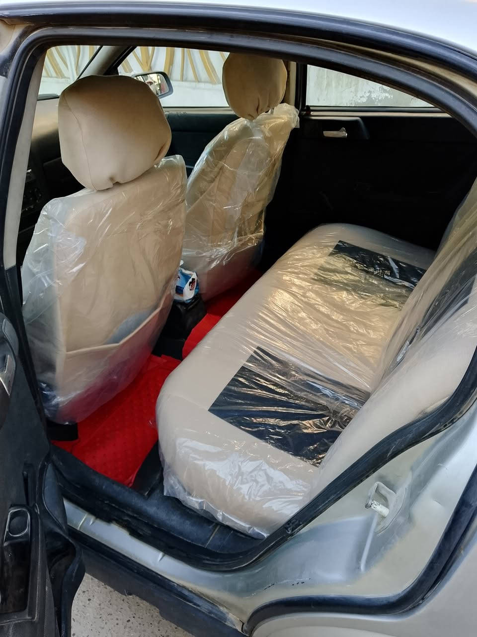 بسم الله الرحمن الرحيم
للبيع استرا موديل ٢٠٠٢ بغداد رقم مسطره بأسمي محرك حاويه جديد  صبغ عام جماليه تخم تاير وباتري جدد كهربائيات كلها شغاله  دواخل جديده  فقط نقص راديتر تبريد وكمبريسر وبيه نضح بالمشط  عارضها ب ٤٥ وبيه مجال عنواني بغداد الدوره ***********
