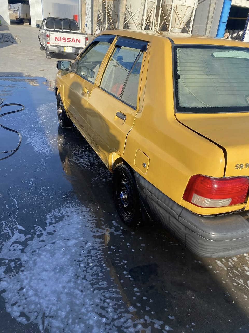 السلام عليكم سايبه للبيع موديل15بيهه ضربه بلمدكر الوره ومصبوغه كلهه جماليه
سياره بصره سنويتهه انتهت صار ٣ايام السعر$27وبيهه مجال ***********
