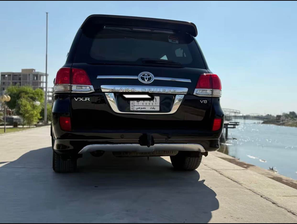 السلام عليكم، لاندكروز Gxr-4500 موديل 2010 محرك 8 سلندر 4500 رقم بغداد سنوية بأسمي 
مكفولة من الضربة والصبغ فقط خدوش خفيفة وبارد بالجاملغ الامامي الايمن
السعر 300 وبيها مجال بسيط
للاستفسار *********** عمارة, ميسان
