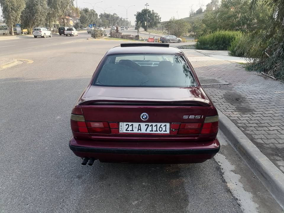 بیئم دبلو بۆفرۆشتن مۆدیل 1992 مەکینەی 525کەپس بیلاد گیر عادی گیر مەکینەی بەشەرت بی سەرف بی بخار بی لیدراو بؤياخ عام بؤ جواني رەقەم سلیمانی رەقەم سنەوی  تازایە تا 2029 دەفتر بەنزینی هەیە تحویل غرامە بەشەرت مواصفات سلایت کوشین جلد جام کارابا سوکان 95 ئیرباک پیش پان بۆنیت پان پیشی کامل کراوە بە 95 تبرید مەرکەزی پاوەر ABS قوفل مەرکەزی لایت زینۆن لایت ئەڵقە تاخم پیش کارابایی به شرت تەقەو ڕەقەی  بەشەرت ماڵ دۆستا دينار مسرفي تيا نيه ناونیشان کەرکوک رەحیماوە *********** //// *********** كركوك, العراق
