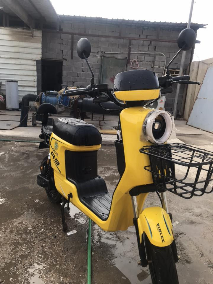 للبيع دراجه شحن نوع R9
مديل 2026 استخدام شهرين 
الدراجه نضيفه كلشش
لون اصفر 
كهربائيات اشاير كله شغاله 
شاحنته الاصليه 
وايرات البطاريه بدلتهن بوايرات اصليه حراريه 
(السعر ٥٠٠الف وبيه مجال بسيط حك الجيه )
مكاني البصره الجنينه حي الانتصار 
رقمي (***********)
