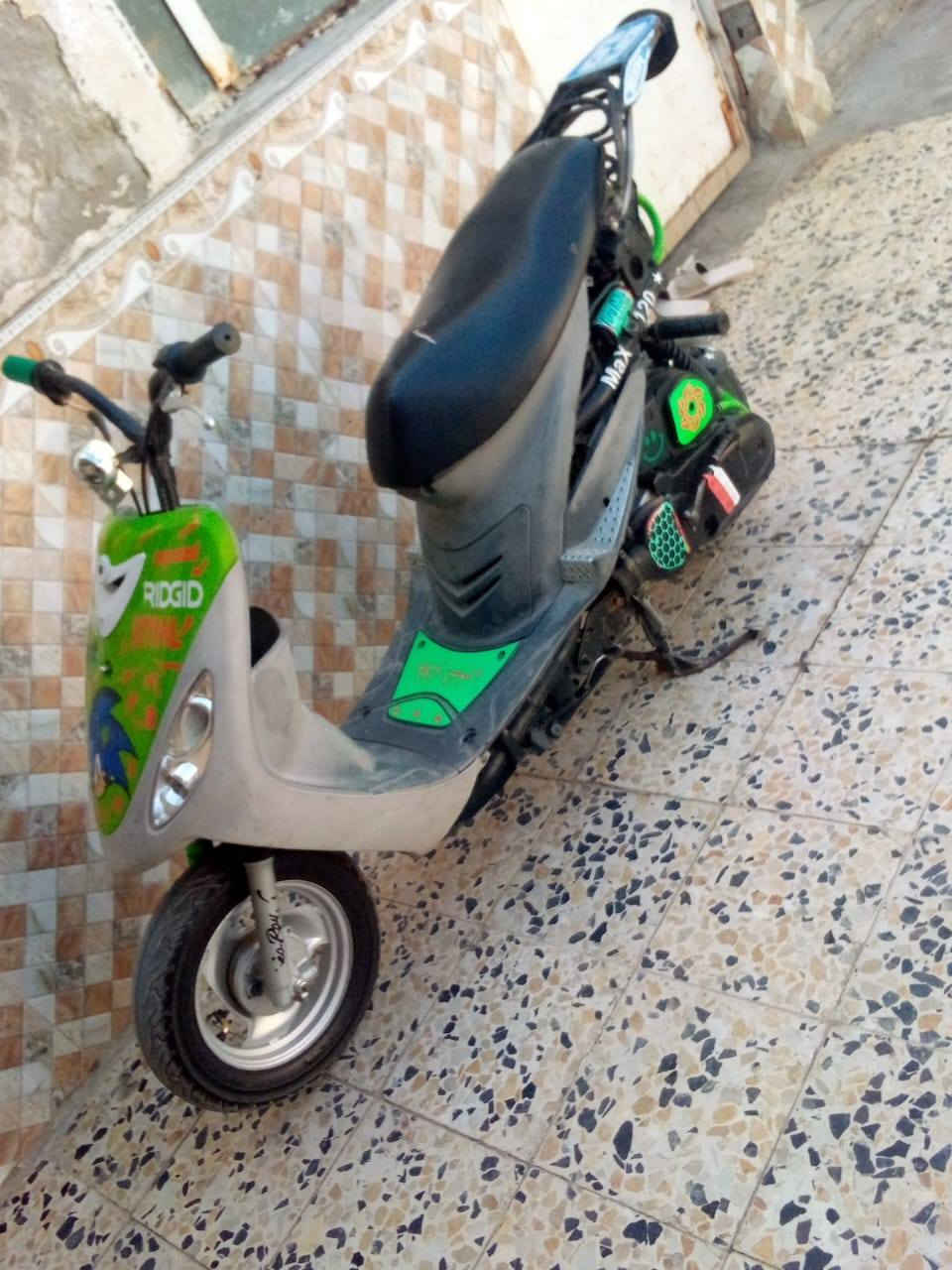 سلام عليكم دراجه ماكس قحمه دراجه بلاد الدراجه امجنبزه بس غراضه مضمومه كامله  750 وبيه مجال مكانه بصره قضاء المدينه منطقه الخاص.  رقم  
***********
