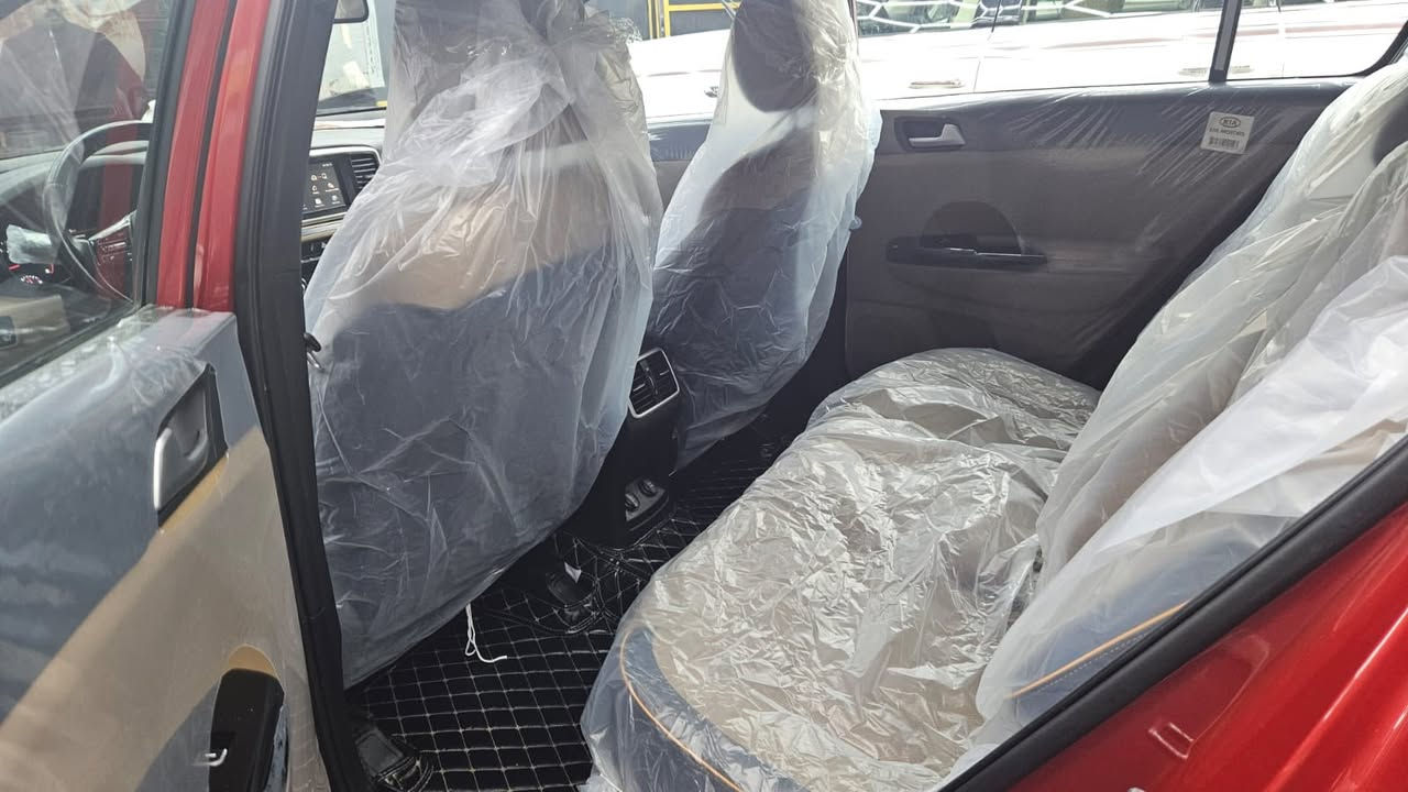 سبورتج موديل ٢٠٢٠ جي تي لاين يعني اعلى فئة و فول مواصفات ماشية ٤٨ الف فقط بيها بارد مكانين (بالصندوق و الباب الايمن الخلفي)و تكحيل بسيط (دعامية و يم قبغ البانزين) مشتريها من الشركة زيرو رقم بغداد و التحويل مباشر و السعر ٢٠٠ و بيها مجال بسيط 
للاستفسار اتصال على رقم 

0770 453 5407
