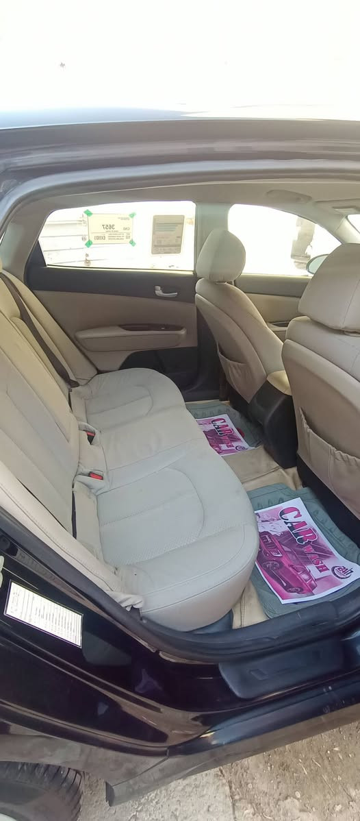 سلام عليكم. كيا اوبتما 17 وارد امريكي 2400 GDi 
ماشية 110 تقريبآ سيارة حادث امريكا 4 قطع بوب 3 معمرات واحد مبدل اعتبرها مبخوخه حزام حته لاتسأل  كير مكينه مكفولات لاتنقيص ولاتبخير سيارة عليها ادامة عامه من كل شي تخم تاير جديد تخم دسكات دبل لنك جديد. صدر. + حمام داخلي. عدسات لايتات شاد جدد فقط نقص تبريد بي ليك صغير. تكدر تسوي سوب ليك وينتهي. سيارة بأسمي. هزة جديدة سنويه جديد بغداد العامرية. السعر ب107 وبيه مجال


**إذا كنت صاحب هذا الإعلان وتريد حذفه لأي سبب، رجاءا أرسل رسالة إلى الدعم الفني**