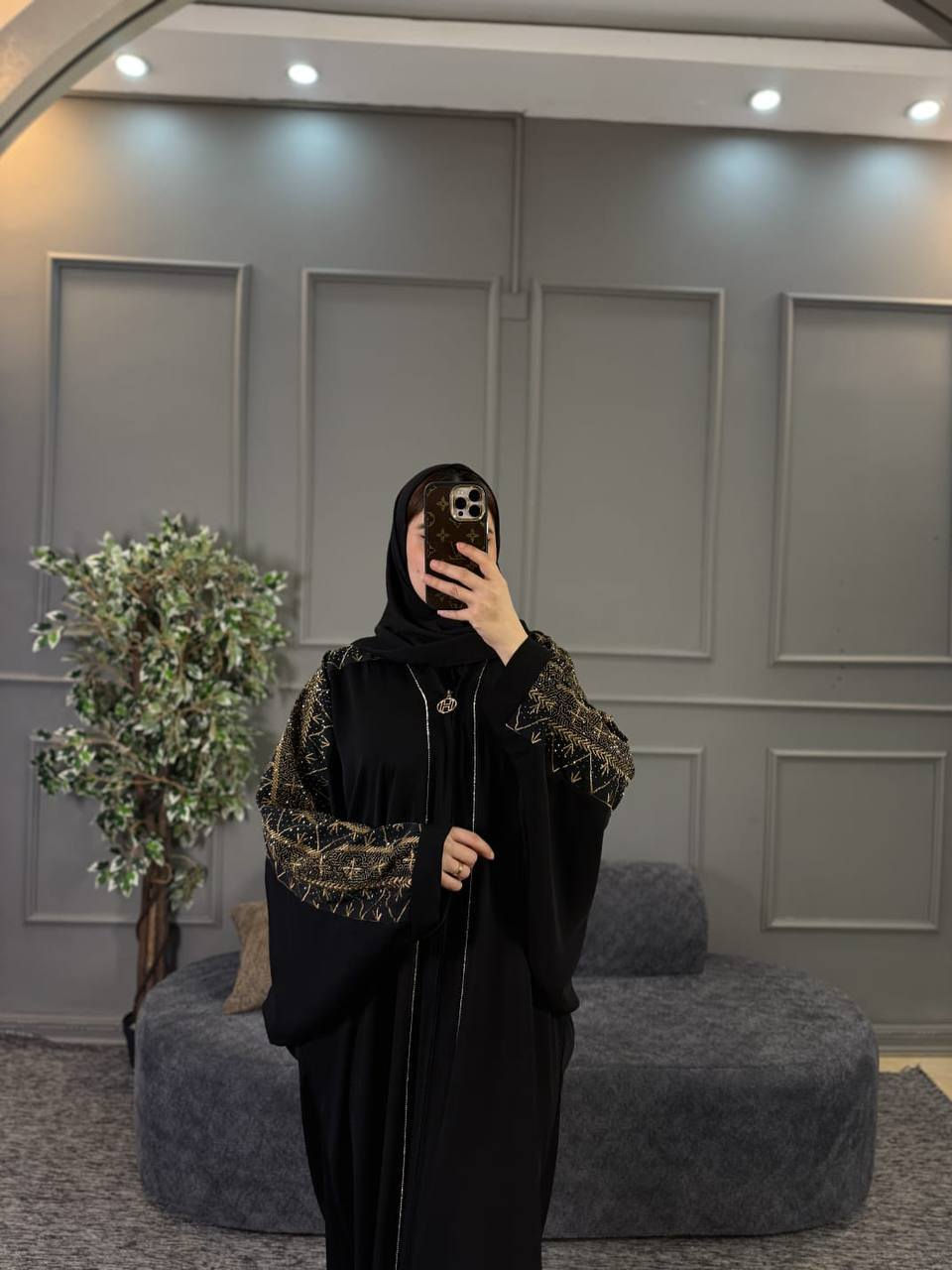 ✨ فخامة ما تشبه أحد ✨

عباية رگلان آماراتية بسواد فاحم 🖤🖤 بهالتطريز والستراس الذهبي الملكي والقماش الگريب الفاخر تخلي حضورچ طاغي من أول خطوة 👑
ناعمة بالقماش ، مرتبة بتفاصيلها😍

القياسات / فري سايز تلبس من وزن 50 الى 100 كيلو قالب خفاش ✔️


**إذا كنت صاحب هذا الإعلان وتريد حذفه لأي سبب، رجاءا أرسل رسالة إلى الدعم الفني**