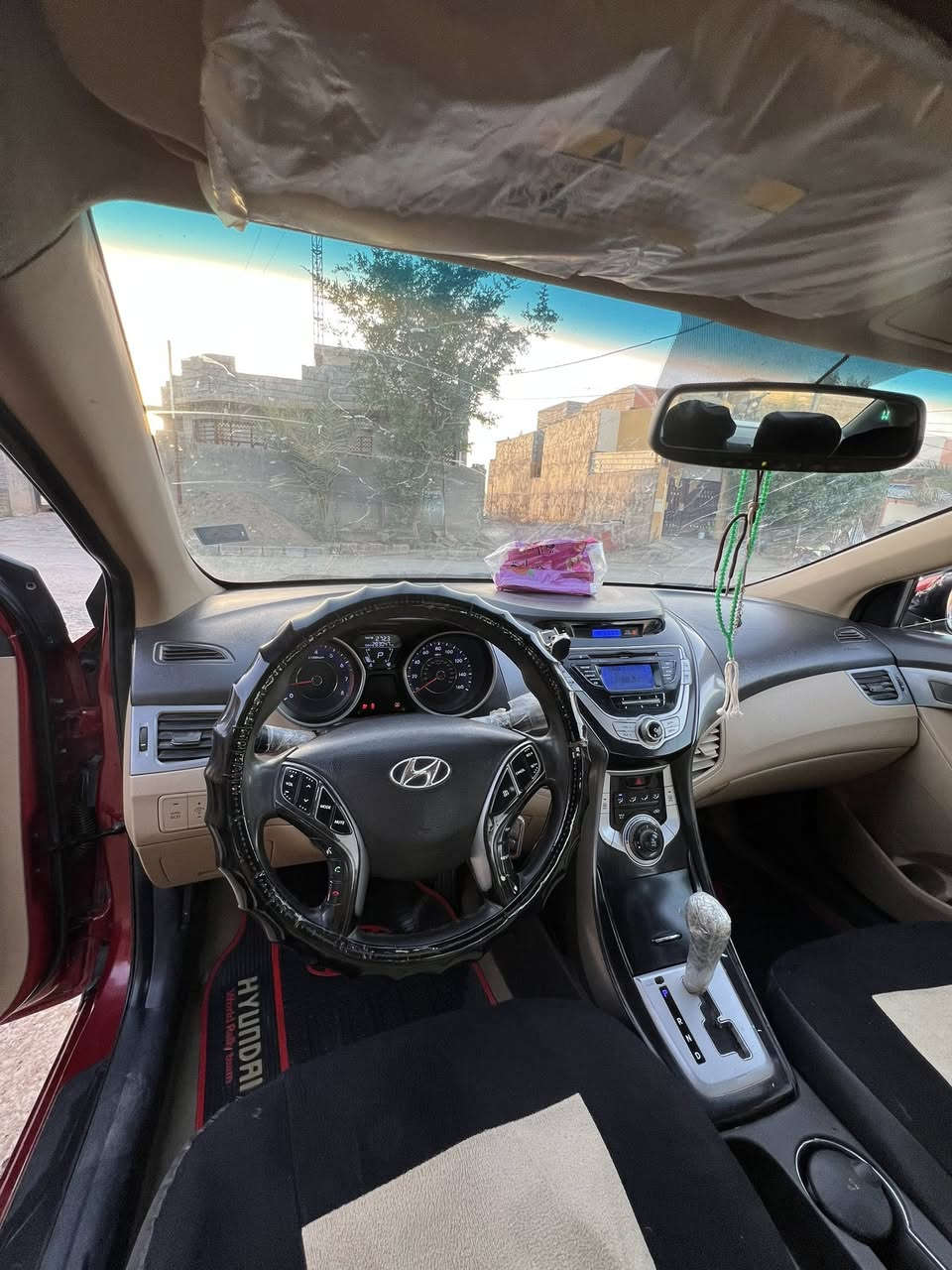 النترا 2012 وارد أمريكي بدون ضرر كما موضحه ب سونار نقص تبريد فقط السعر 107 وبيه مجال العنوان الخالص 
***********
