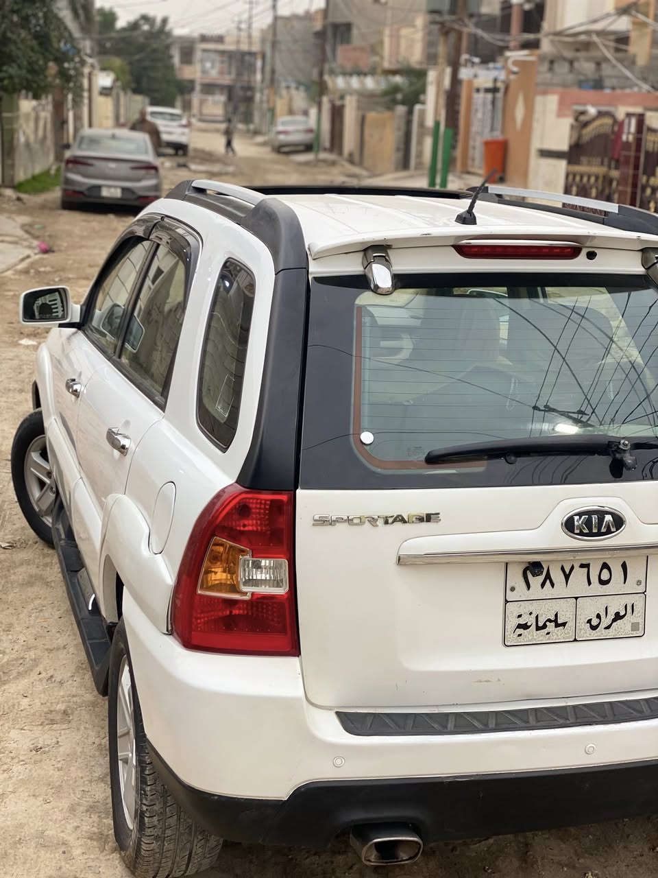 السلام عليكم سبورتج ٢٠٠٩ للبيع محرك ب الكارتون ما مفتوح جديد محرك ٢٠٠٠ دوش رقم سليمانيه سنويه ما ساقطه تخم تايرات جدد كهربائيات كلهه شغاله سياره اي نقص ما بيه وارد خليجي فتحه سقف بانوراما فول ما مواصفات ما عدا البصمه مكان ديالى بعقوبه سعر ١٢٢ ورقه بي مجال لشراي رقم الهاتف للاستفسار ***********
