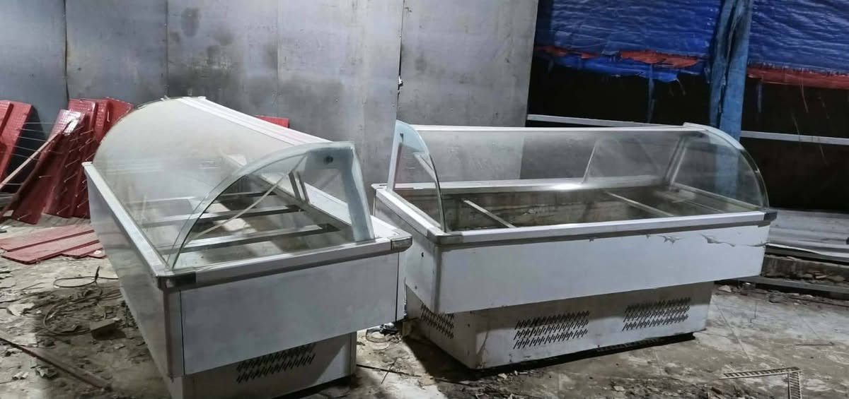 السلام عليكم
عندي سوفت عدد ٢ وعارضات وسبالت  لبيع مكان ابو غريب هاي صورهن وياريت شراي شلع اسف ع الايطاله تفاصل هذا رقم *********** تحياتي لجميع
