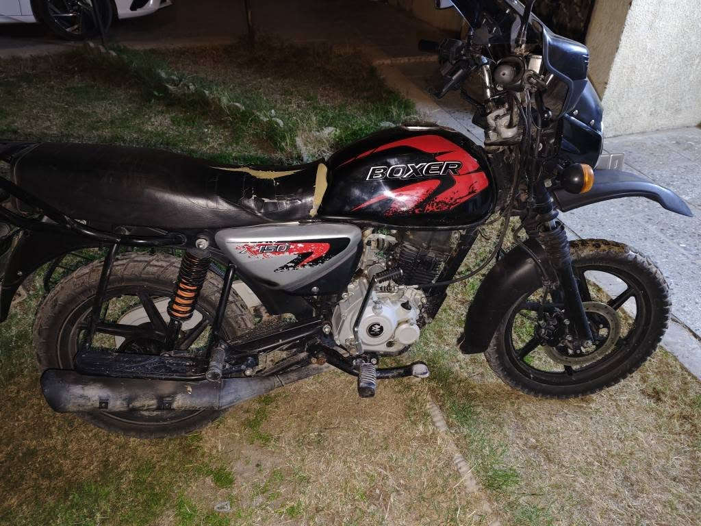 دراجه بوكسر للبيع موديل 23 رقم وسنوية تحويل ثاني يوم دراجة ما بيهة اي نقص مكاني بغداد الغزالية سعر 2200 مليونين وميتين رقم *********** بغداد, العراق
