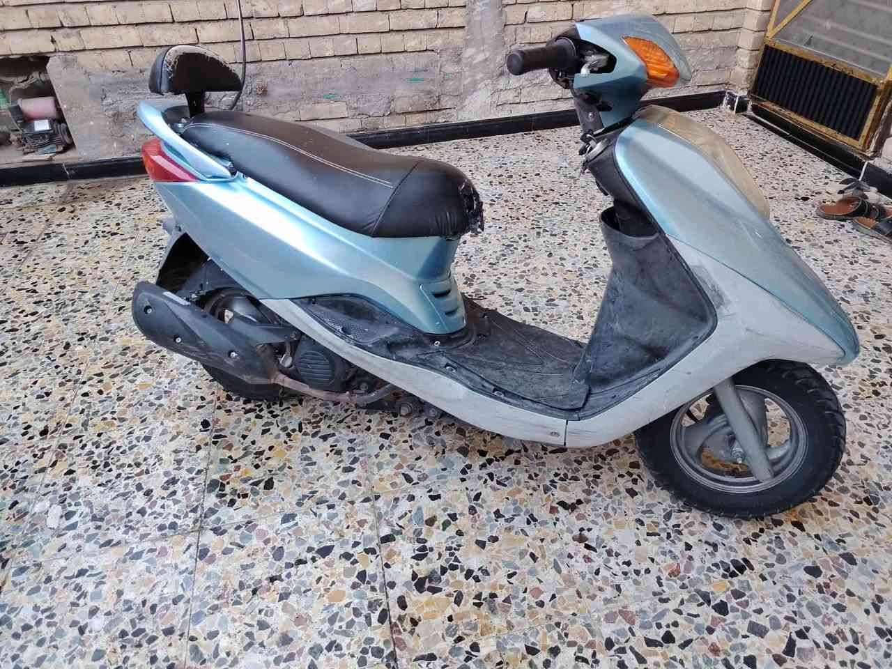 دراجة بريز جديدة جدا
سرعة ١٤٠ كابريتر بلادي سلف اصلي
 اوراقها ابسمي 
عدادات كيجات دبلات كلها شغال
سلف هندر كلها شغال محرك ناعم 
دراجة كفاله عامه كلها شغاله الشراي يتصل
هذا رقمي *********** 
جيب فيتر وتعال فحص السعر ٧٠٠ بيها مجال قليل
العنوان /بغداد /الزعفرانية
