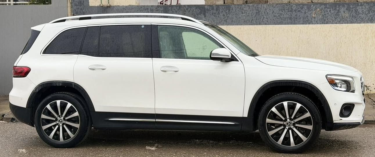 مرسيدس. :  2021  
GLB 250 
مواصفات 
حادث :- فقط جاملغ خلفي و باب صبغ
صور حدث موجود عل منشور 
ارباكت بس تكمة طالك 
سيارة مرقم اربيل 
وتحويل بشرط 

ماشيه 43الف 
سعر $228 بي مجال قليل
————————————————-
مواصفات 1/1 فول فول 
بصمه 
بانوراما 
صندوق شفت كهربائي 
تبريد مركزي 
كشن جلد 
كشن هيتر 
شاشه كبيره كاميرا 
مرايا اشاره كهربائي 
شاشه الاكتروني 
رادار امامي 
رادار خلفي 
حساسات خلفيه 
العنوان :- اربيل 
وباقي مواصفاته معروفه 
————————————
***********
***********
