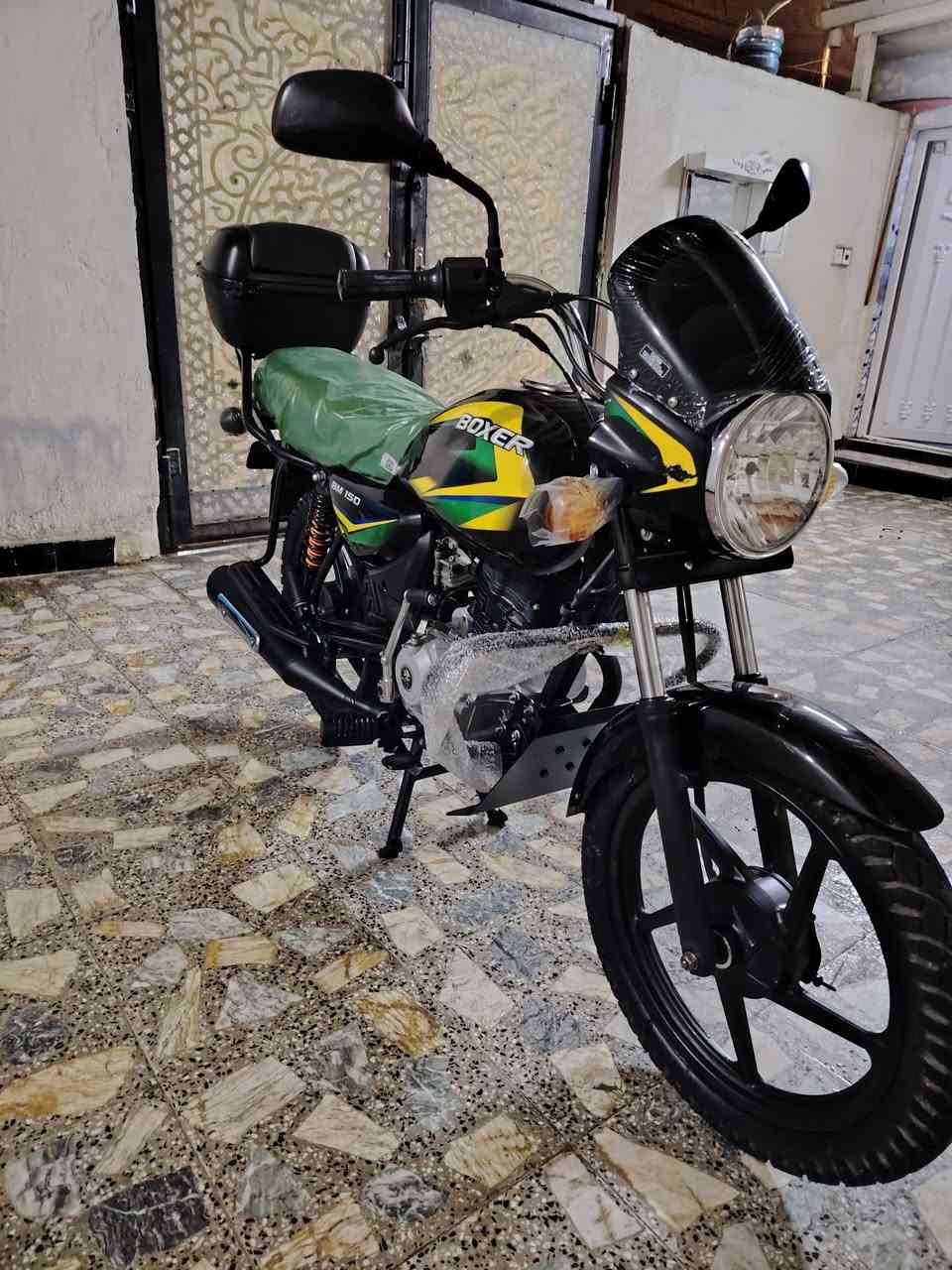 السلام عليكم دراجه بوكسر أوراق موديل 2023دراجه كفاله جديده كلش ماشيه ٦الاف سعر مليون ٨٠٠(1800) شراي يتصل ***********مكاني بصره الأمن
