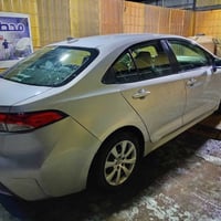 كورلا للبيع ٢٠ مكان السيارة بغداد السعر 130بييه مجال  سونار موجود محرك...