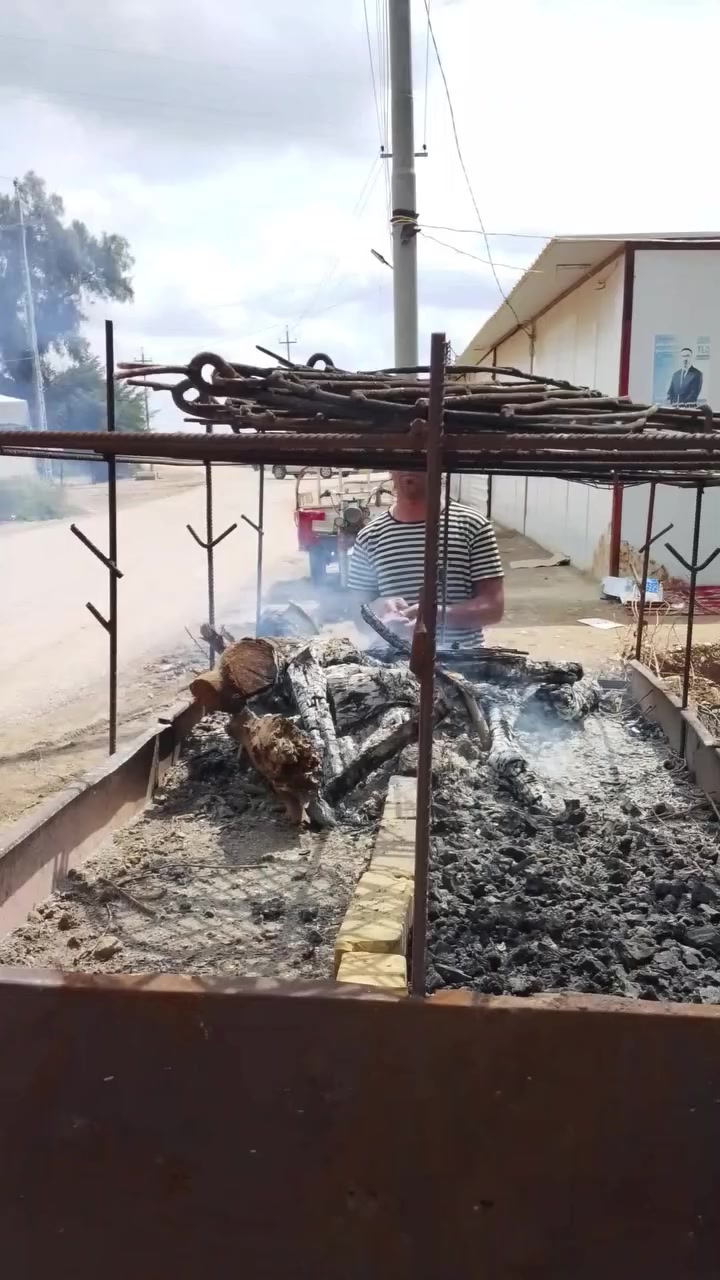 مرحبا بيكم ب مطعم مشويات #الحوت الازرق
 يوجد سمك مشويه الكيلو ب 6 الاف ونص
ويوجد شوي دجاج وكباب
ب ادارة ناظم اللغوي وميثاق الحجامي
يوجد توصيل داخل قضاء الفجر
العنوان قرب الجسر الصغير ب صوب البوسعد
‏‪***********‬‏
