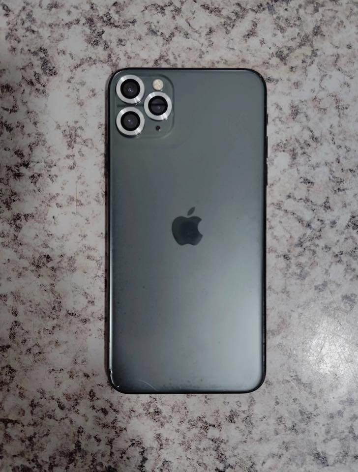 11 برو ماكس ذاكرة ٢٥٦ كلشي شغال مبدل بطارية تفصيخ ول جهاز وتر فقط للمراوس ***********
