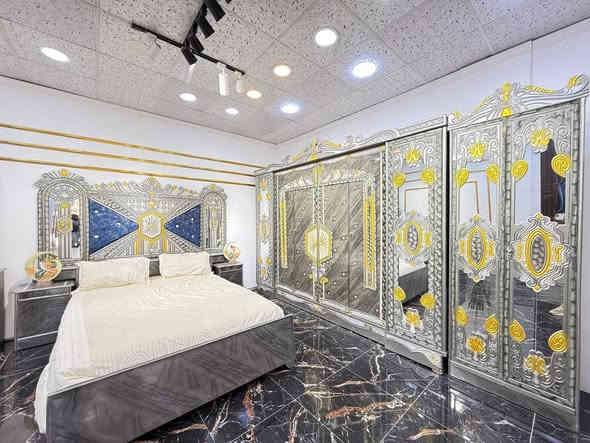 السعر مليون دينار فقط  

غرفه نوم داخل معاكس خشب 3 ملم
خارج تحفير sns انديف 5 ملم

الصبغ حراري درجة اولى

زاويه تصميم كنتوري بارتفاع الكنتور

السرير بلاويد اسود 6ارجل

قياس الكنتور ارتفاع 2.40 وعرض 3.20
 
يوجد توصيل الى جميع المحافضات وباسعار مناسبه

للحجز والاستفسار مراسله الصفحة
يوجد واتساب ***********
