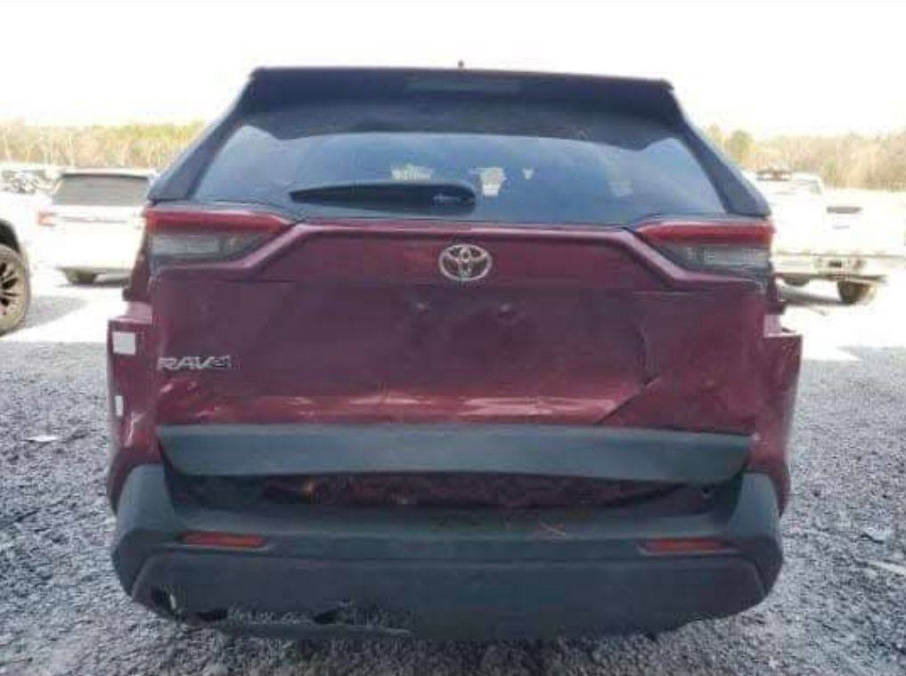 RAV4 2023 LE
ماشيه 100الف كيلو 
ضرر موضح بلصورة جنطه باب تبديل وكلير جاملغ سايق
السيارة سويج مواصفات le معروفة 
رقم بغداد السعر المطلوب 210  للاستفسار ***********
 مراوس حسب
