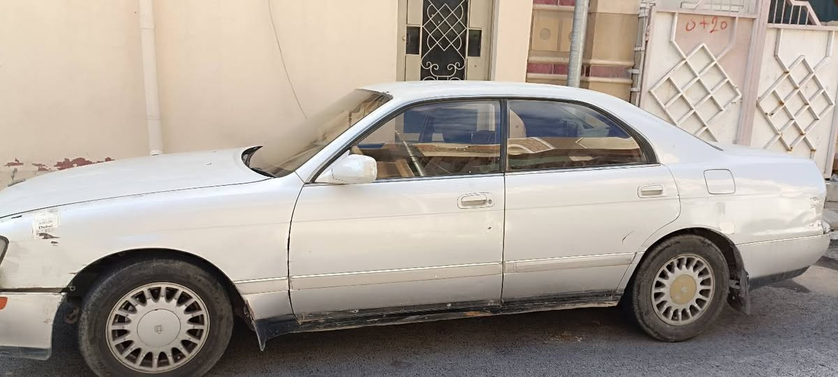 سياره بطه 1992 متصل السعر 45 ورقه وبيها مجال الرقم انبار خصوصي رقم الموبايل***********
