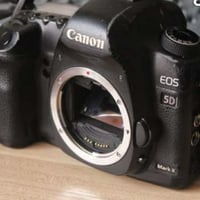 كانون 5D مارك2 • فول فريم • بطارية وشاحن