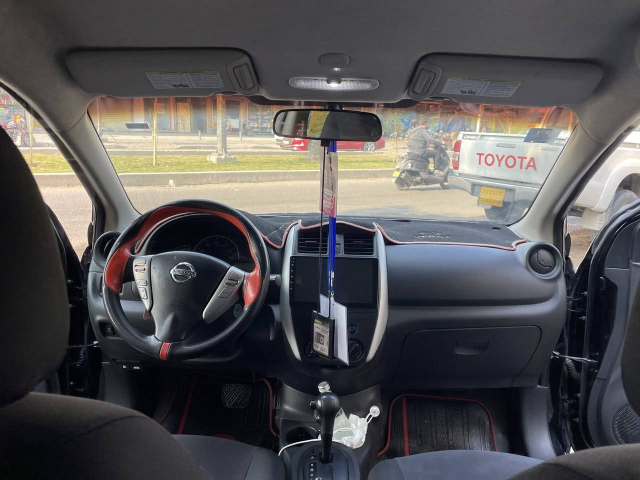 السلام عليكم
نيسان فيرسا موديل 2018 لون اسود 

مكينه وكير خير من الله كفاله 

قطعتين مبدل بنيد وجاملغ ايسر 

دواخل نظيفه مابيها نقص 

شاشه 

تبريد شغال

تخم تاير البقيه مثل ماموضح بالصوره ماشيه 63 

سياره خير من الله الله شاهد 

بااسمي تحويل ثاني يوم 

مكاني بغداد حي العامل السعر 93 بيها مجال بسيط 

متواجد فقط ماسنجر  او واتساب ***********
