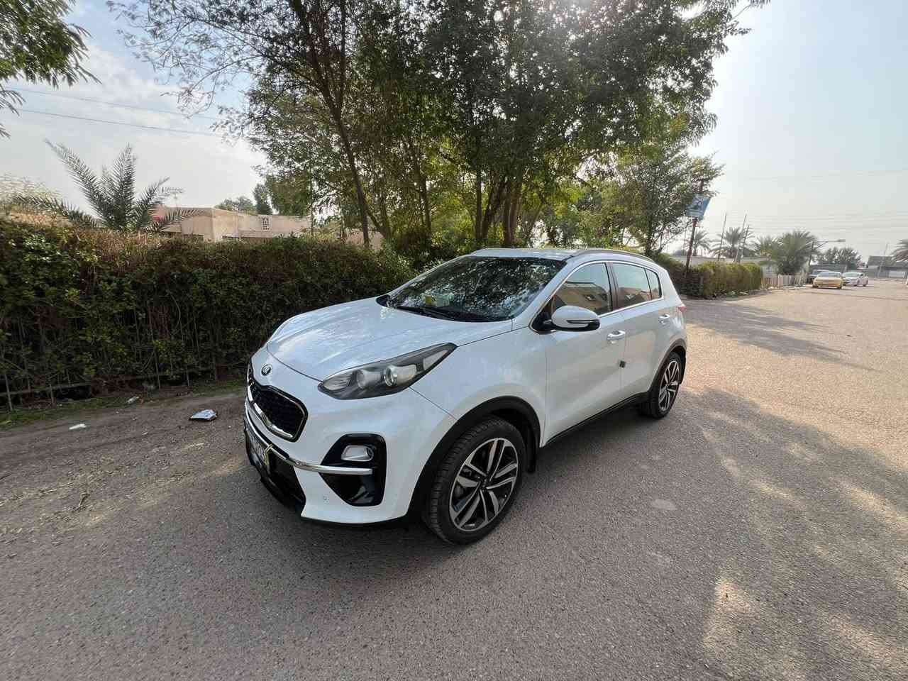 لام عليكم سبورتج ٢٠٢٠ خليجي سونار موجود بصور وكل تفاصيل موجوده رقم بغداد انكليزي جديد تحويل ثاني يوم السياره نضيفه وجديده 
سعر السياره189$ بيه مجال بسيط 
مكان السياره بغداد 
لاتصال على الرقم فقط 
***********
مكلف بل نشر فقط
