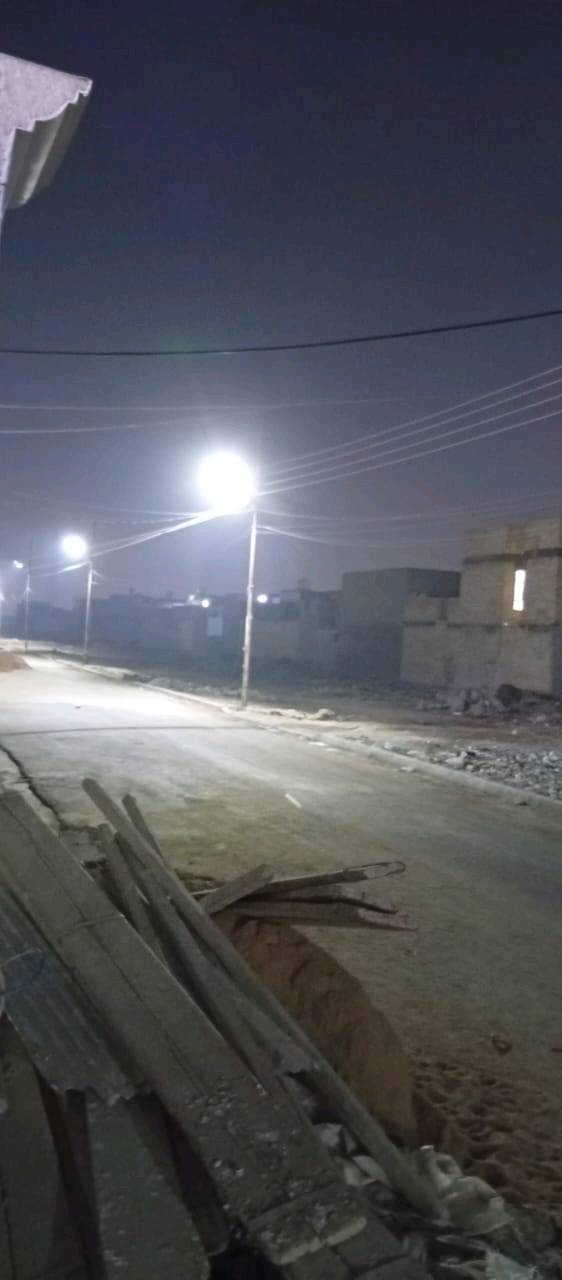 الدار للبيع المساحه 100متر الخدمات كامله ماء مجاري كهرباء تبليط شارع 10بيت كامل ماناقصه اي شيء بيت جديد بناء حديث البيت يحتوي على استقبال+صاله +ممر+غرفه +حمام داخلي+وحمام خارجي +مطبخ حار+العنوان منطقه سبع قصور مقابيل زنود الست الحمداني رقم الهاتف متواجد ع الواتساب تجي تشوفه احلا من الصور 