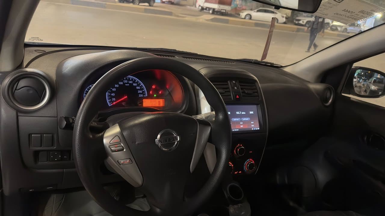 نيسان سني مصري 23
موصفات السيارة 
جام كهربائي 
ويل كروم 
شاشة كامرة 
تحكمات ستيرن 
اشاير بل مري 
ماشية تقريبا 61 
عليها ادامة كاملة نوزلات بلكات يم طلال نيسان 
دهن كير جديد 
حادثها  سطحي فقط بنيد بدون قطرة دواخل 
مكان سيارة الاعظمية 
السعر 116وبيها مجال 
رقم الهاتف 
***********
