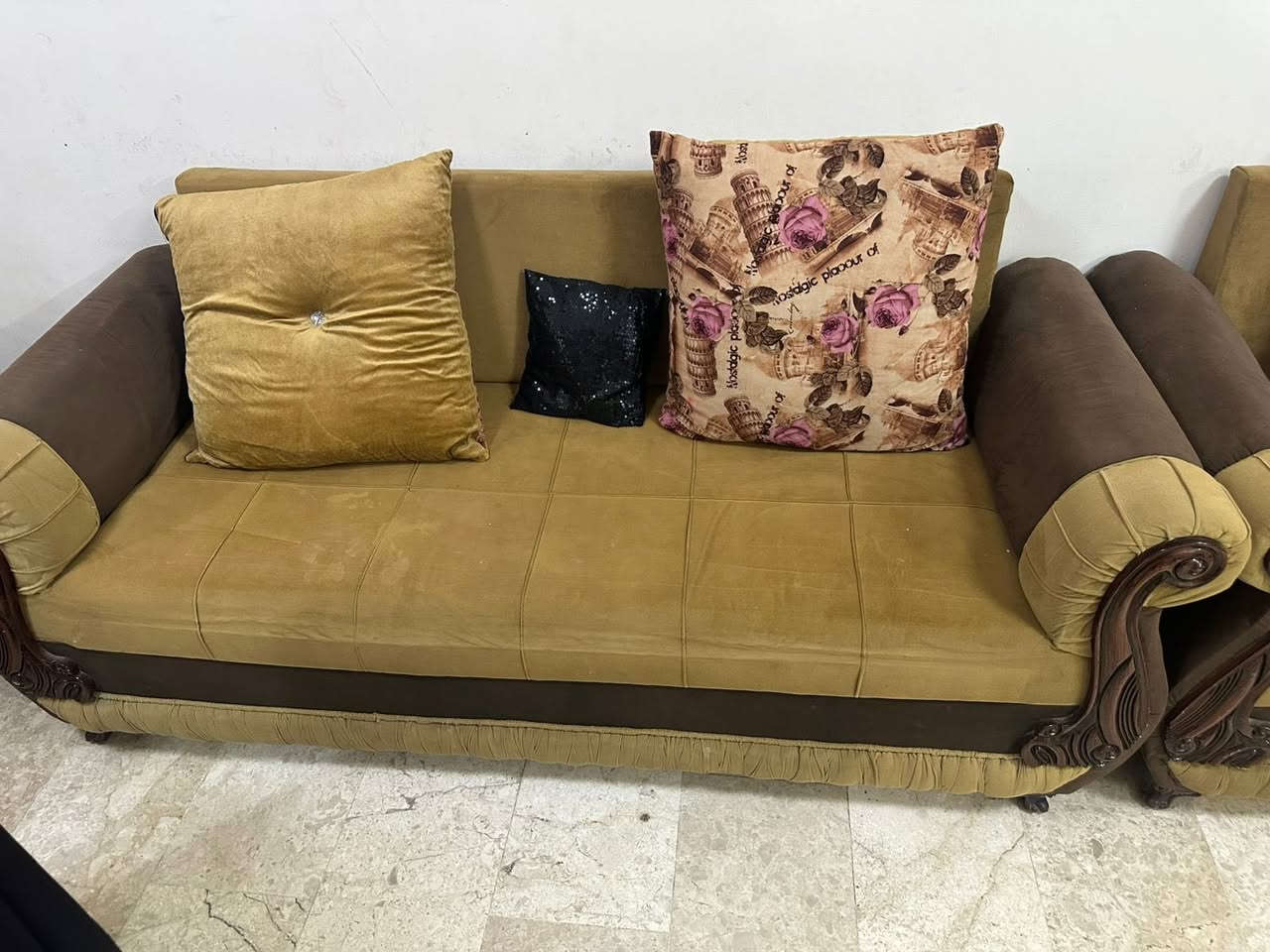 غراض للبيع مستعجله ع بيعتهم لغرض السفر كلمن وسعره


**إذا كنت صاحب هذا الإعلان وتريد حذفه لأي سبب، رجاءا أرسل رسالة إلى الدعم الفني**