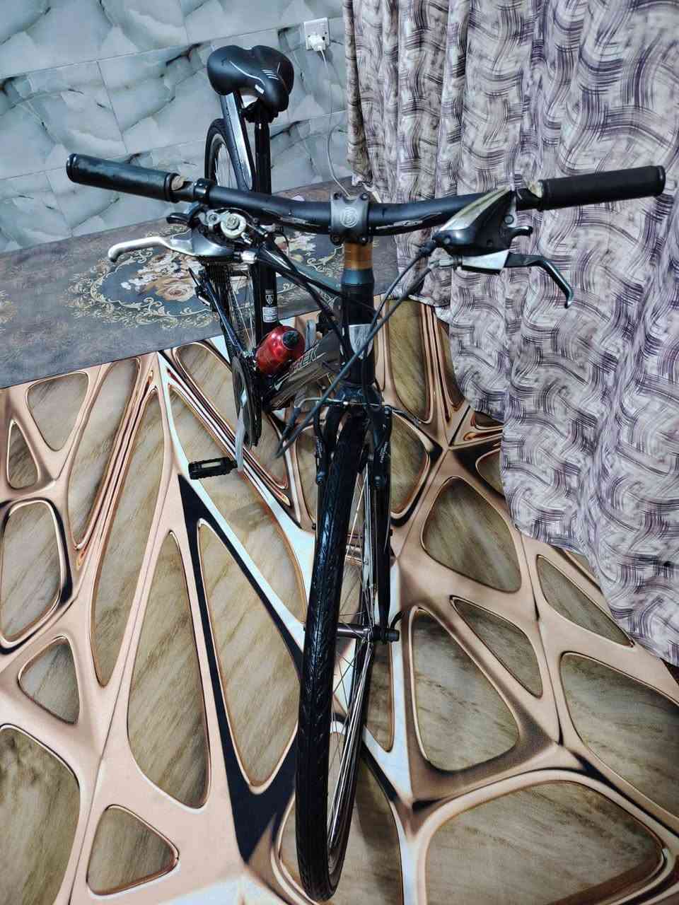 دراجه نوع  ماركه C700 ياباني  لشه مضلع 

نظافه 90% 

TREK
 
معدن فول المنيوم 

سستم شيمانو  

دشالي3 امامي 8 خلفي 

نظام الوياله  كمبليون  

السعر 175 

((العنوان  /بغداد/ مدينه  الصدر )) رقم الهاتف ***********
