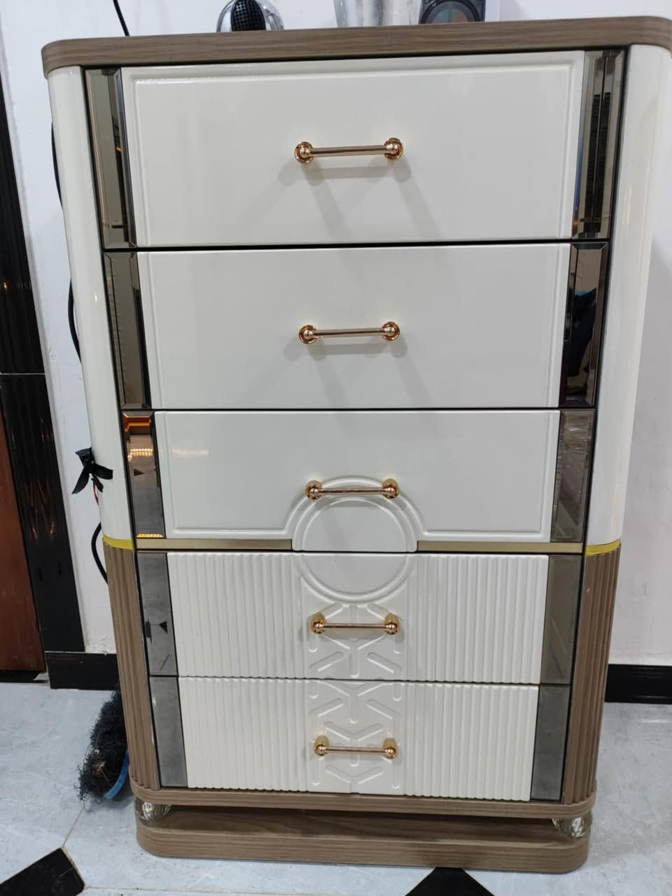 غرفة تركية للبيع 9 قطع نظافه فول كدام عيونكم


**إذا كنت صاحب هذا الإعلان وتريد حذفه لأي سبب، رجاءا أرسل رسالة إلى الدعم الفني**