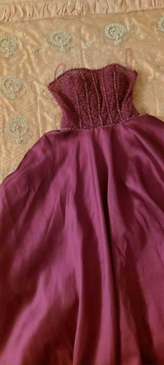 فساتين لبسه وحده واكو جديد 
عندي احذيه وجنط يدويه


**إذا كنت صاحب هذا الإعلان وتريد حذفه لأي سبب، رجاءا أرسل رسالة إلى الدعم الفني**