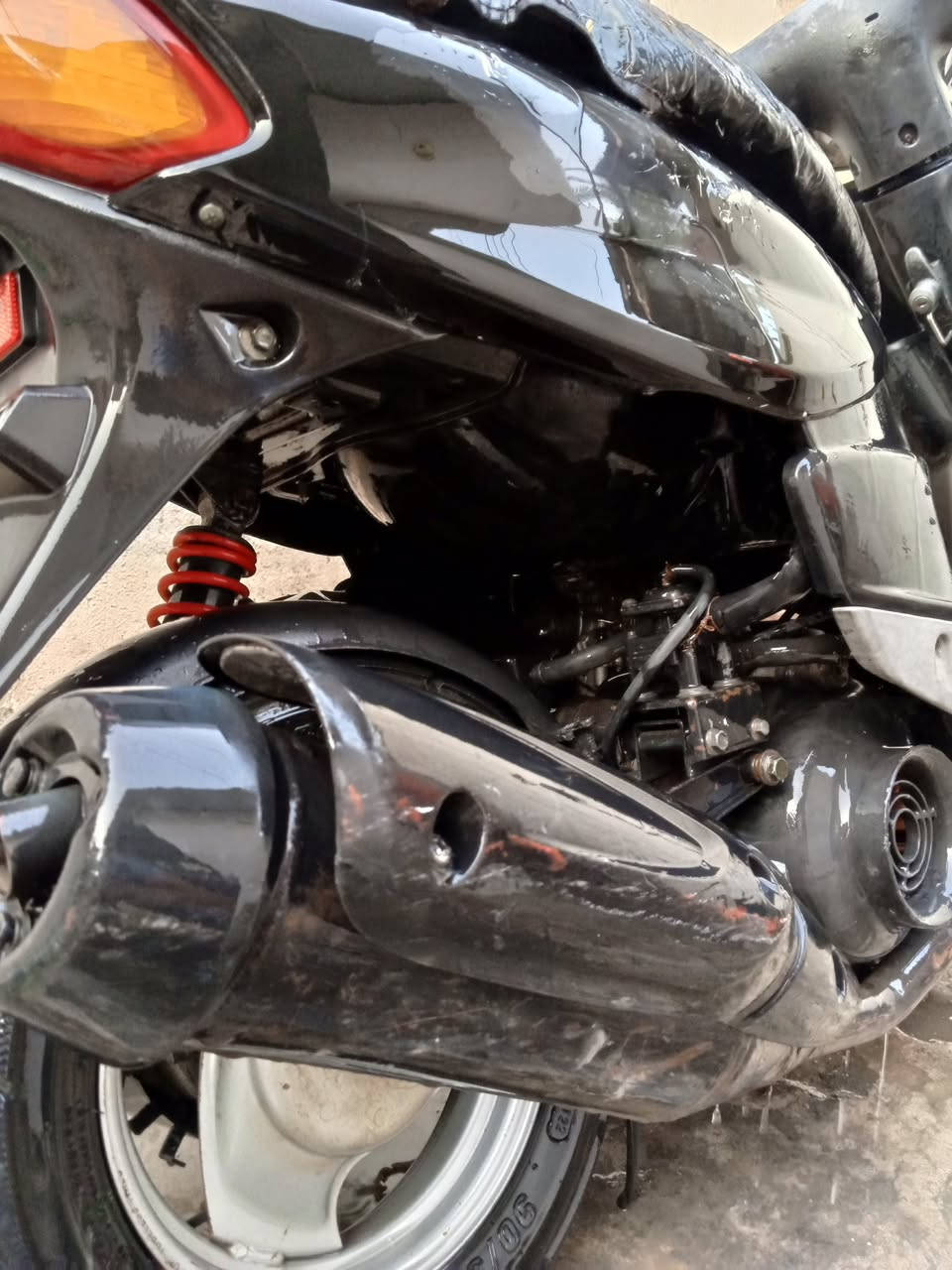 السلام عليكم ماكس قرده ((مامفتوحه))مكينه ناعمه تخبل دراجه شغاله من طول لطول كلشي مانقصه دبلات خلفي امامي شغال 
مكاني //بصره القرنه 
السعر ٤٥٠ وبي مجال 
رقمي //***********
