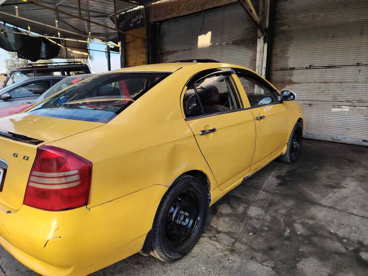 السلام عليكم
ليفان للبيع موديل  موديل 11 سنويه 27السياره بسمي
هيئه وغرامات  صفر  محرك وكير يارس 
ملاحظه الكير بي صوت تورباين  ونه خفيفه
كابون بيها الكتروني  سعرها ٤٠ وبيها مجال 
*********** والخاص مفتوح
