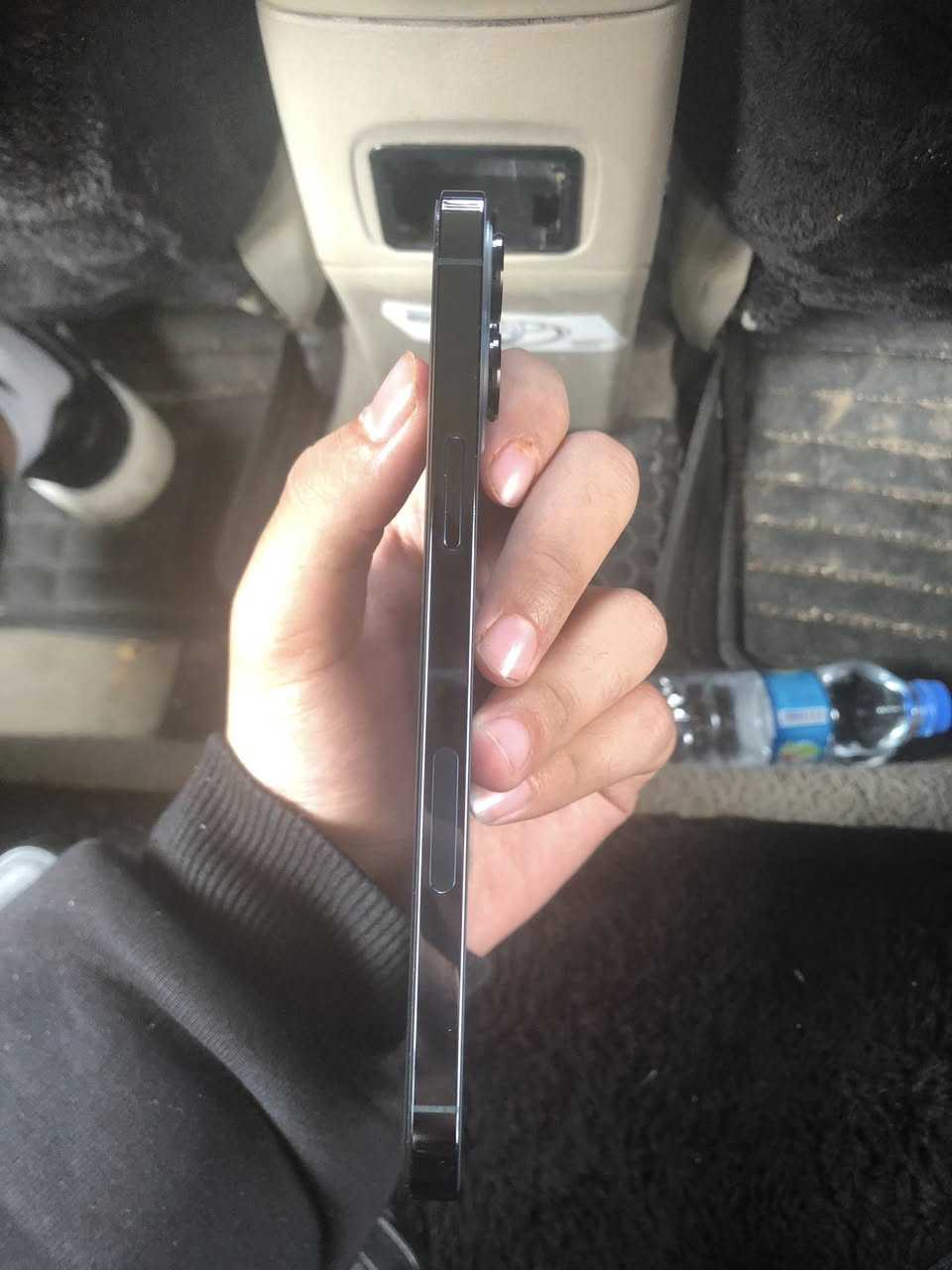 ايفون ١٢ برو ماكس
شاشة و بطارية مبدل من m center 
بس قطعة مكفولة ١٠٠ بال ١٠٠ 
الجهاز كلش نضيف 
٢٥٦جيجا 
البطارية ١٠٠ 
سيم ٢ 
السعر ٣٧٥ 
وشوية مجال للطيبين 
المكان اربيل 
للتواصل ***********
