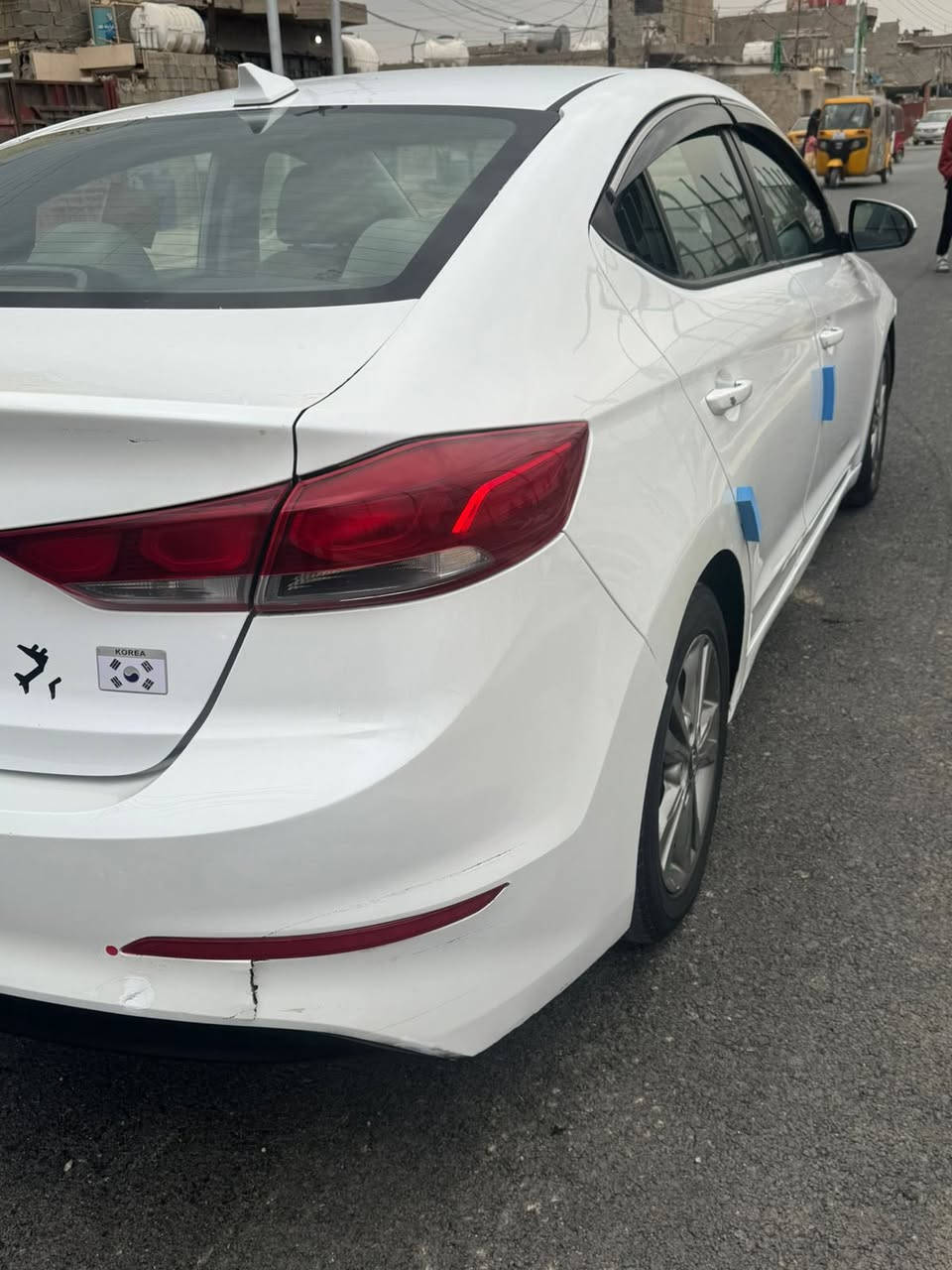 السلام عليكم 
للبيع النترا 2017 
رقم ارييل تحويل مباشر 
موصفات
تخم تاير 
شاشه 
كامره خلفيه 
تحكم استيرن 
مثبت سرعه
مودات قيادة سبورت، ايكو، ؏ــآدي 
السياره جديده داخله كلين السونار مرفق بــ منشور 
السعر 116 وبيه مجال 
الرقم ***********
العنوان بغداد
