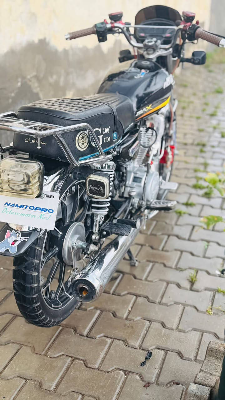 سلام عليكم شباب دراجه اللبيع نامه برو دراجه كلش جديده ومكينه خير من الله كله شغاله نقصه بس باتري دراجه كفاله عامه وهاذه رقمي ***********
