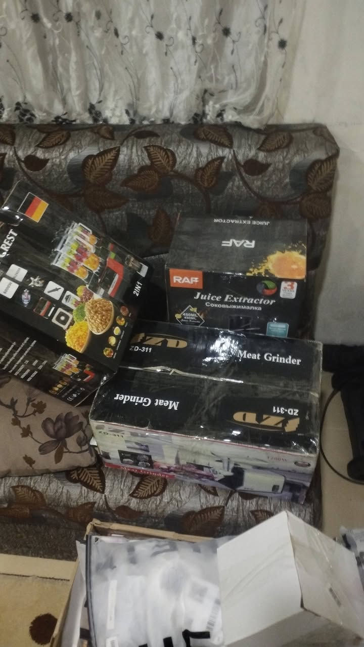 أغراض للبيع عنوان اربيل منتكاوة شارع 100 تواصل***********
