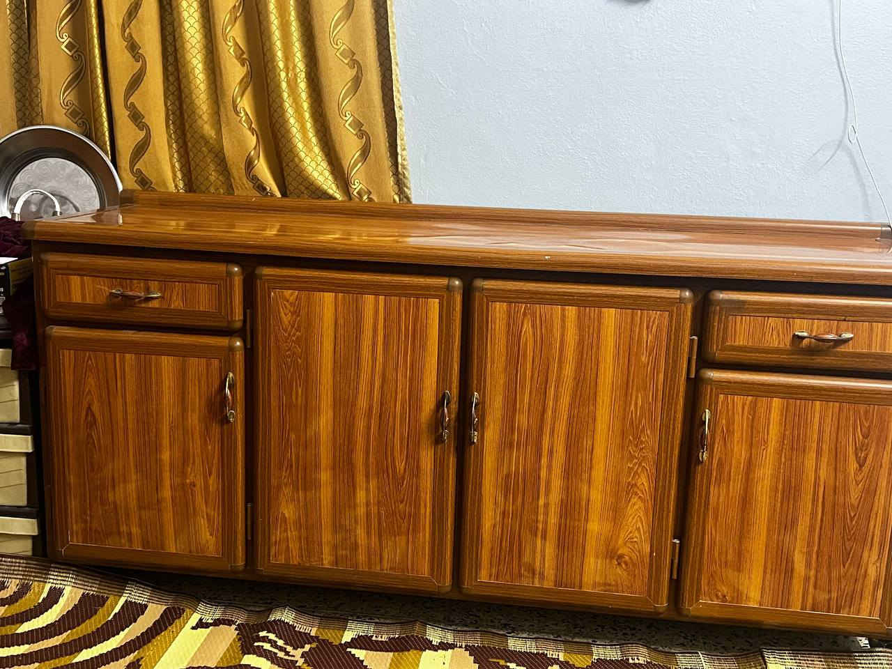 السلام عليكم
كاونتر للبيع 
مكاني حي القدس 
للتواصل على الارقام 
***********
***********
