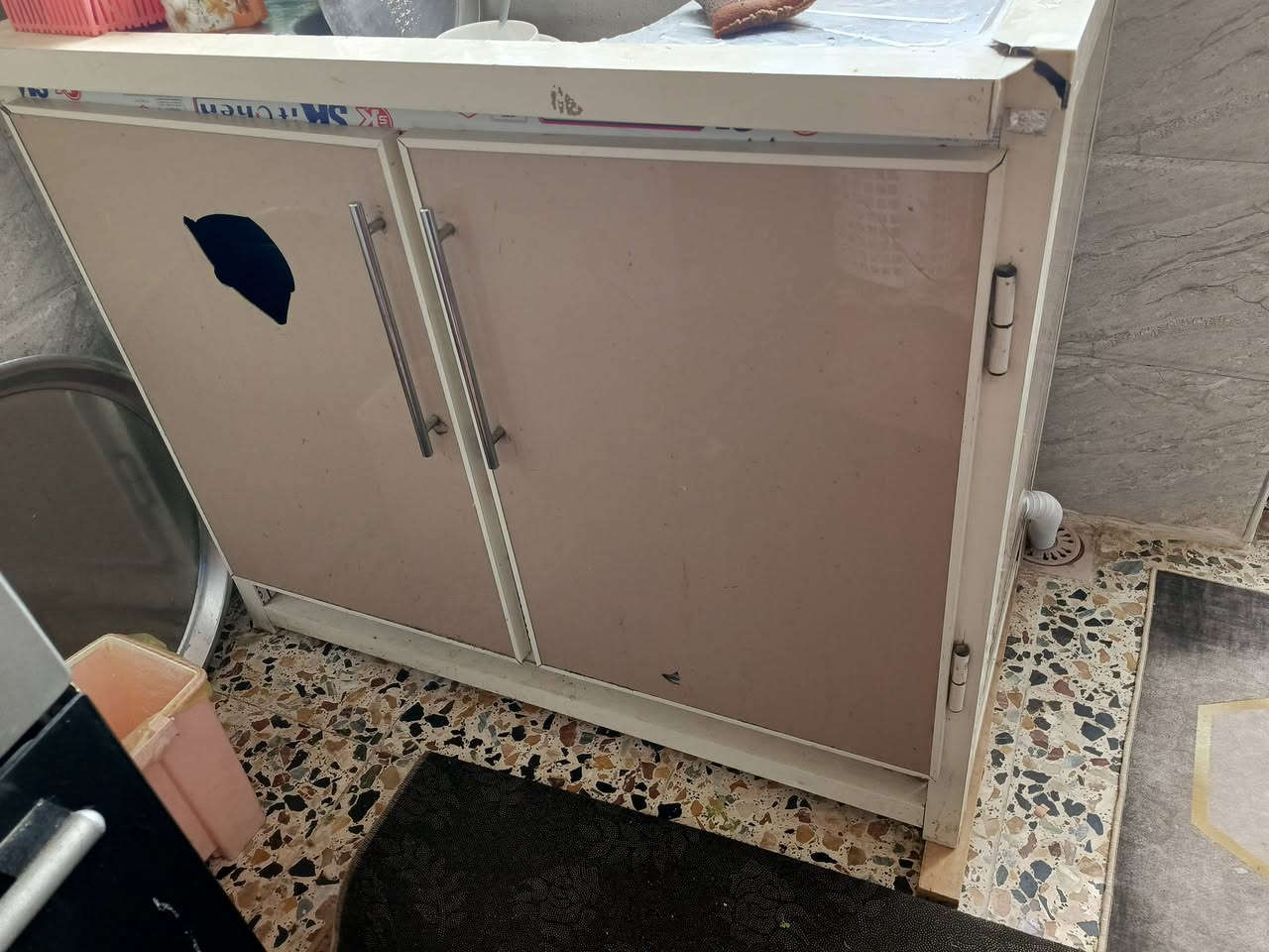 السلام عليكم ثلاجه للبيع تجميد خير من الله سعرهه 175 وبيهه مجال وكاونتر متر وربع سعره 60 مستعجل على بيعتهن كلش *********** تواصل خاص
