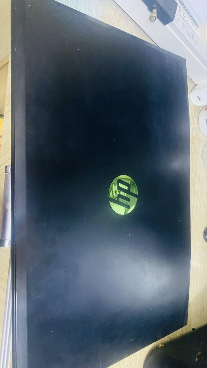 للبيع HP Pavilion Gaming 15
✅ معالج Intel Core i5-8300H
✅ كرت شاشة NVIDIA GTX 1050 Ti 4GB
✅ رام 8GB
✅ SSD 1TB سريع
✅ شاشة 15.6 إنش
✅ Windows 11
✅ كيبورد بإضاءة خضراء

مناسب للتصميم والمونتاج والفوتوشوب والألعاب مثل PUBG وGTA V وeFootball.

الجهاز بحالة جيدة والاستعمال شخصي للاستفسار خاص


**إذا كنت صاحب هذا الإعلان وتريد حذفه لأي سبب، رجاءا أرسل رسالة إلى الدعم الفني**