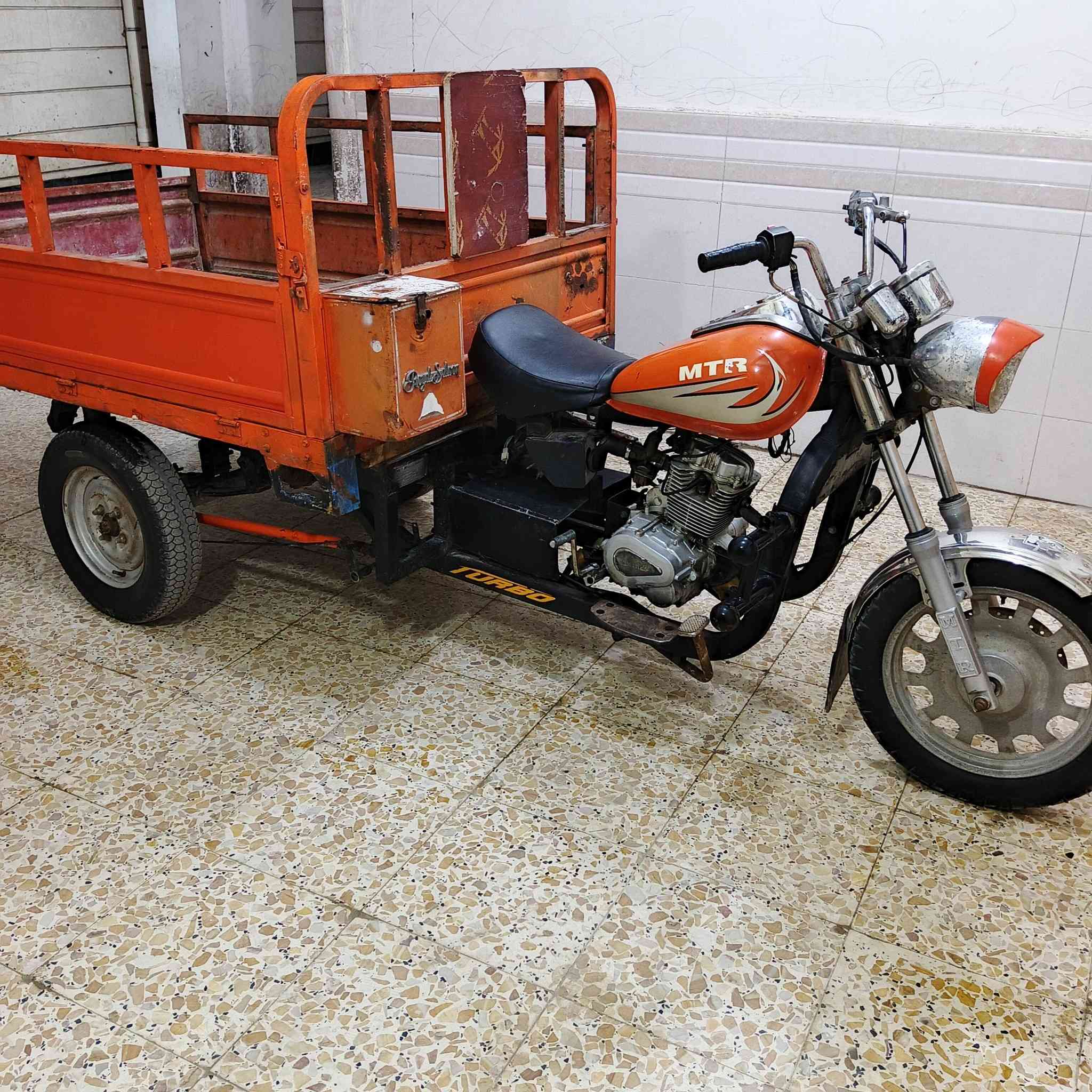 البيع ستوته رقم وسنويه ابيض سعر خاص عل واتساب سكن بصره حيانيه ستفسار ***********.
