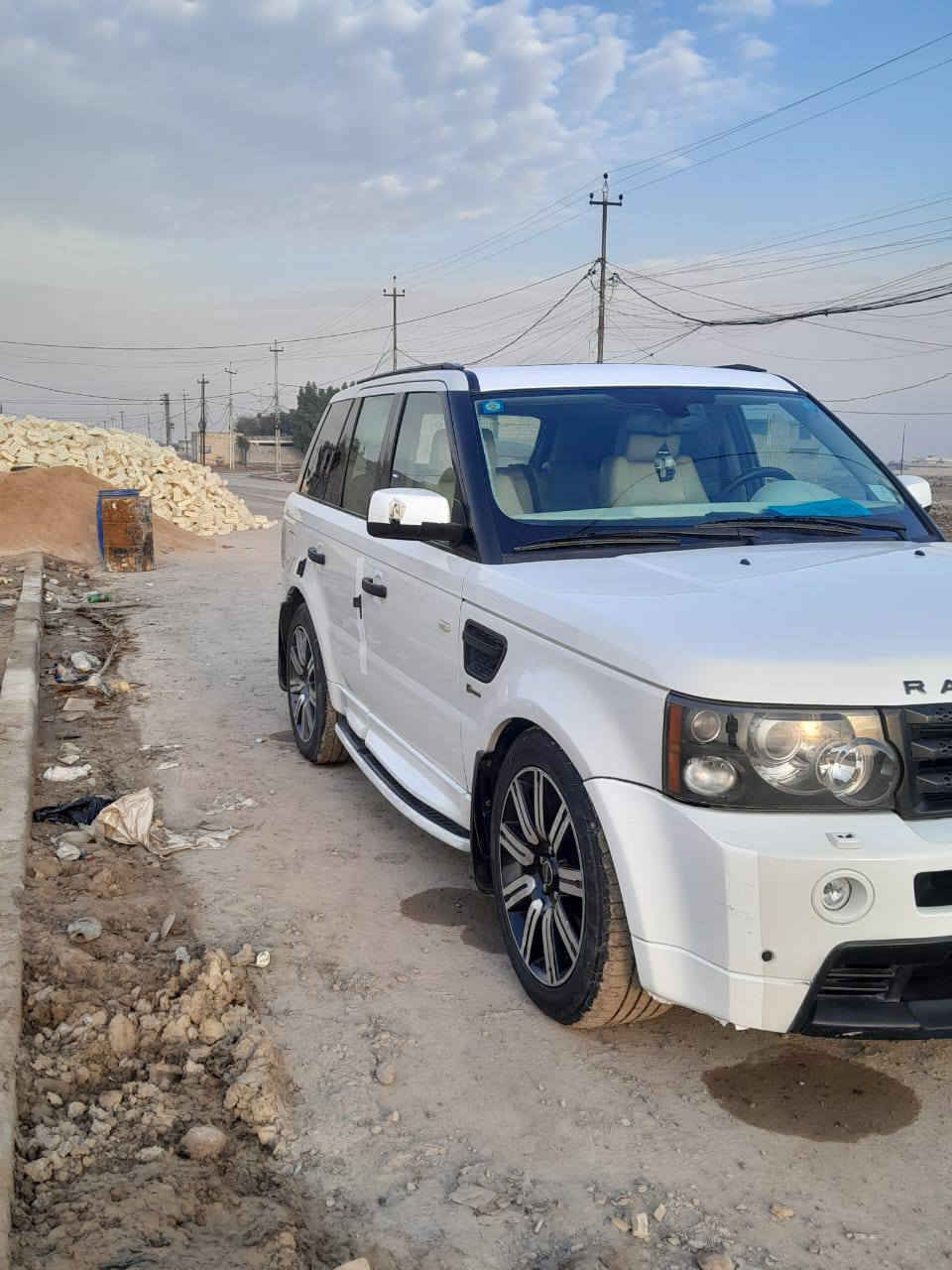 سلام عليكم رانج روفر خليجي  مديل 8اصل سياره مكفوله وجاهزه للخير كير محرك تخم تاير تبريد بسمي سعره ١٢٥ بيه مجال مكاني بغداد حي ور اني مكلف بل نشر خابر عل رقم ‏‪***********‬‏
