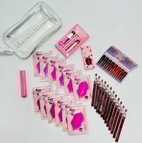 شنطة ميك أب شفايف • ١٢ لون ثابت • فلورمار ١٢ لون