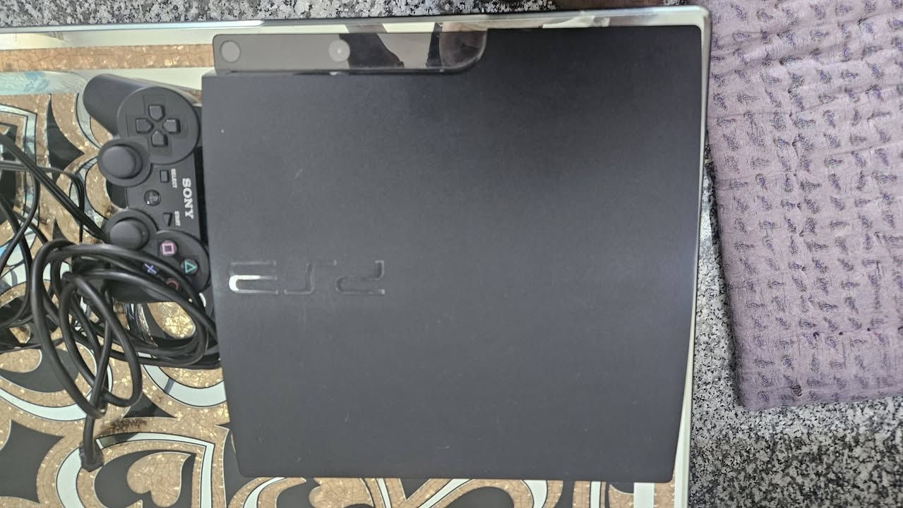 السلام عليكم
بلي 3 سلم للبيع   
يجي وياه 
1_كيبل AV
2كيبل HDMI
3كيبل طاقة 
4كيبل شحن يدة 
5 يدة اصلية 
6بيه مجموة العاب ديمو  مورتال كومبات وكيلزون ورزينت ايفل وفورميلا ون وفلاش باك 
سعرة 90 قفل لان سعره الاصلي 130  لان اني شلت منه فلوس التصليح بس منفذ HDMI  عاطل يكلفك 25 وتهكيره اختياري يكلفك 10


**إذا كنت صاحب هذا الإعلان وتريد حذفه لأي سبب، رجاءا أرسل رسالة إلى الدعم الفني**