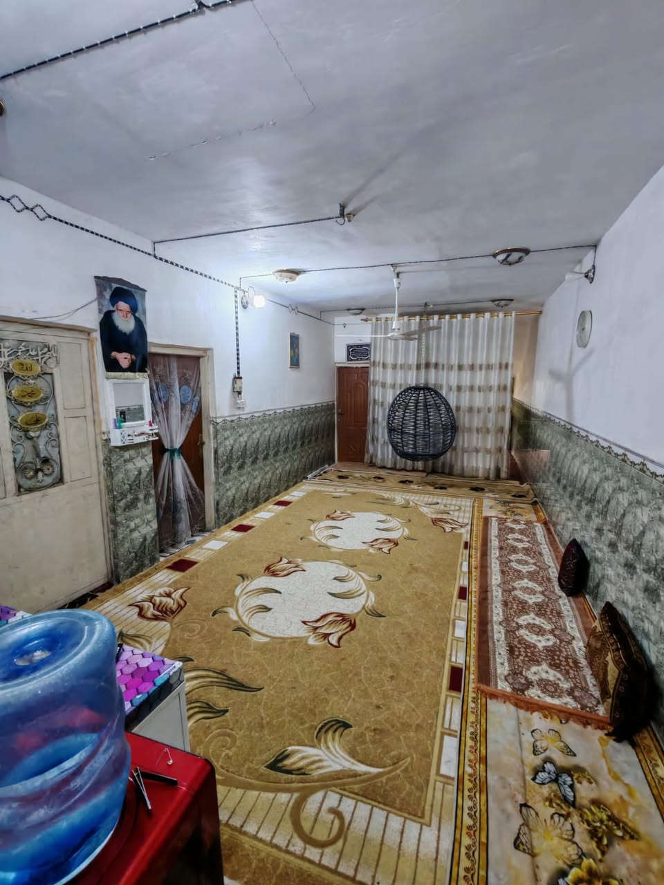بيت للبيع مساحه 200م
غرفتين وصاله وستقبال ومطبخ
وخدمات داخل وخارج
العنوان الحمزه الغربي حي الأصدقاء
قرب مدرسه كميل
اتصال ***********
واتساب ***********
علاء
