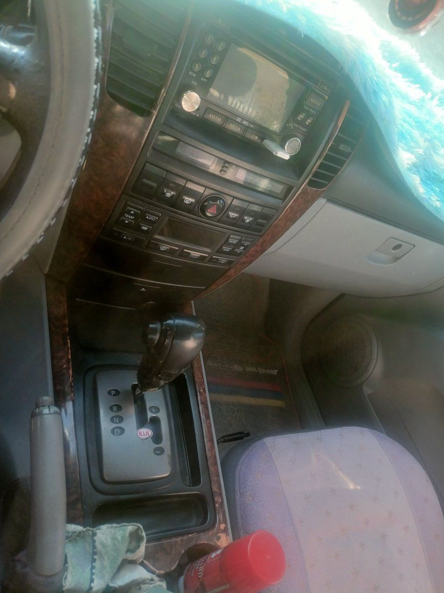 السلام عليكم سورنتو الشكل القديم موديل( 2005) حجم المحرك (3500)( 6)سلندر سونارمرفق مع الصور السعر (70) مكان السيارة الانبارلكرمه تحويل مباشر رقم الموبايل ( ***********) بي واتساب
