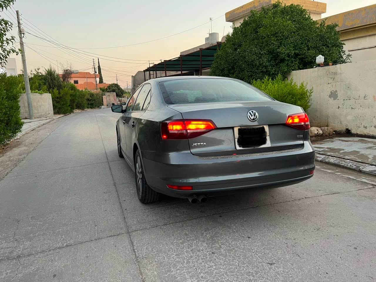 جيتا موديل ٢٠١٦ مەکینە ١٤ تۆربۆ تەنها یەک پارچەی سبوخە بەبێ ژورێ پێشو پشتی کەپسە هیچ لیدراوی نیە گێرو مەکینەو تەبرید هەمو گیانی بەشەرتە نرخی ١٠٤ وەرەقە  *********** أربيل, العراق
